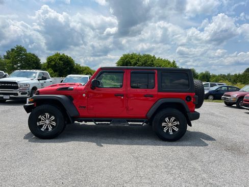 Used 2019 Jeep Wrangler Unlimited Sport AWD/4WD image 6