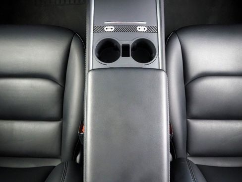 Used 2023 Tesla Model Y Performance image 23