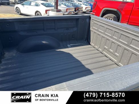 Used 2017 Chevrolet Colorado Z71 w/ Z71 Midnight Edition image 14