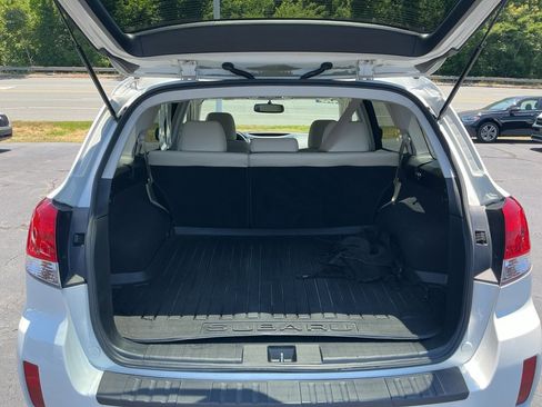 Used 2014 Subaru Outback 2.5i Limited w/ Moonroof Package AWD/4WD image 19