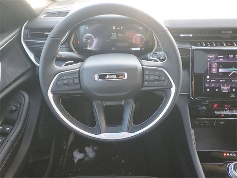 New 2025 Jeep Grand Cherokee L Altitude image 15