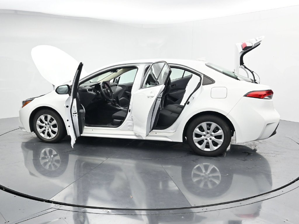Used 2024 Toyota Corolla LE FWD image 43