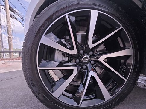 Used 2023 Volvo XC90 B6 Plus w/ Protection Package Premier AWD/4WD image 39