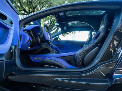 Used 2020 Bugatti Chiron image 18