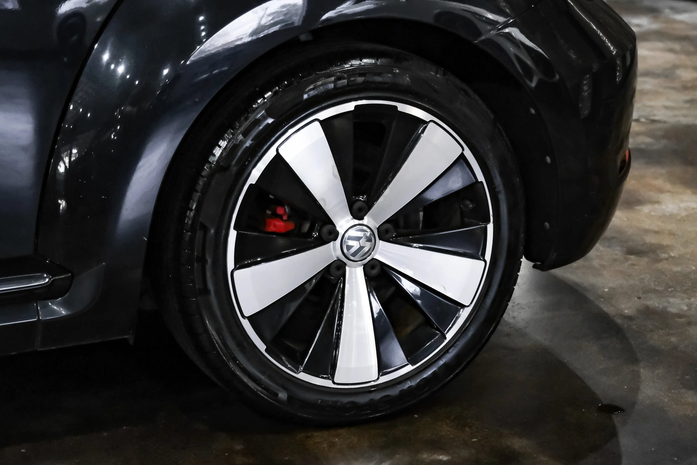 Used 2013 Volkswagen Beetle 2.0T FWD image 53
