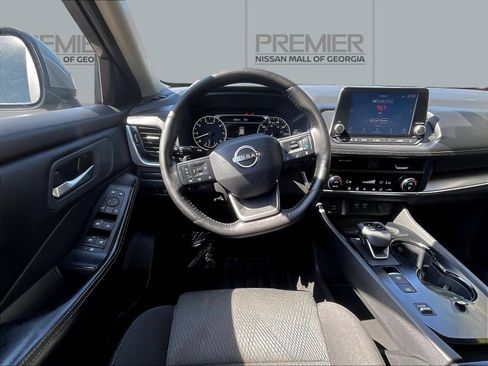 Certified 2025 Nissan Rogue SV FWD image 10