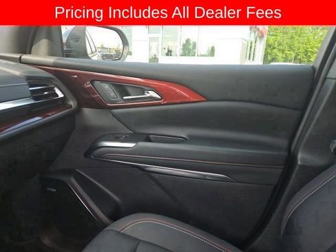 Used 2025 Chevrolet Traverse Z71 w/ Enhanced Driving Package AWD/4WD image 11