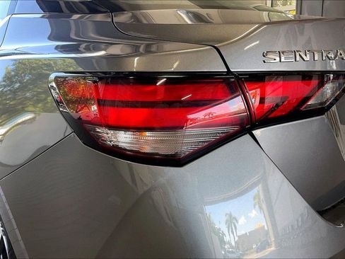 Used 2024 Nissan Sentra SV FWD image 17
