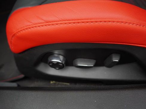 Used 2024 Chevrolet Corvette Stingray Premium Cpe w/ Z51 Performance Package image 21