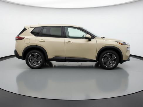 Used 2025 Nissan Rogue SV image 11
