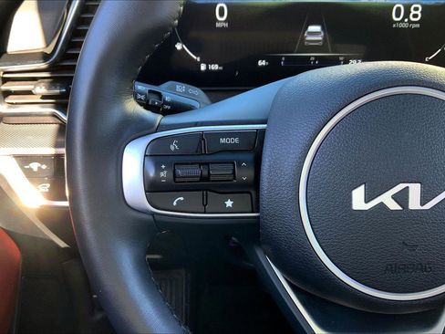 Used 2024 Kia Sportage SX image 16