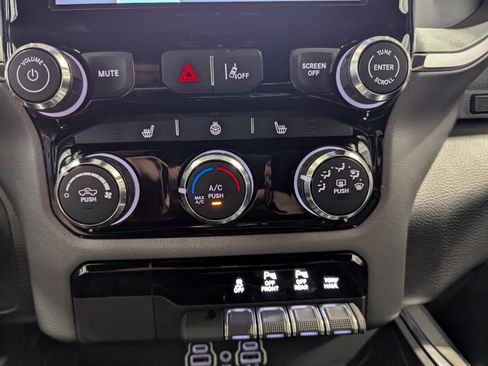 Used 2025 RAM 1500 Big Horn AWD/4WD image 24