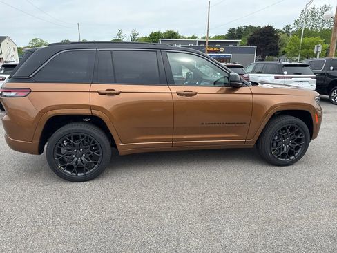 New 2026 Jeep Grand Cherokee Summit AWD/4WD image 6
