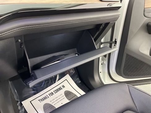 Used 2025 Volkswagen Atlas SE image 35