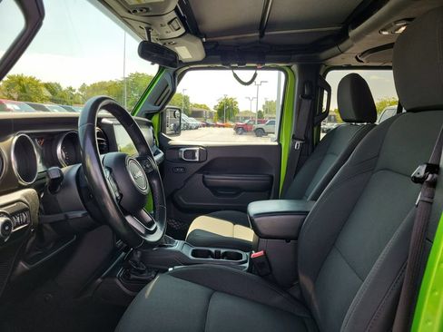 Used 2018 Jeep Wrangler Unlimited Sport S AWD/4WD image 18