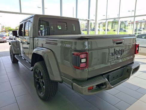 Used 2023 Jeep Gladiator Overland AWD/4WD image 4
