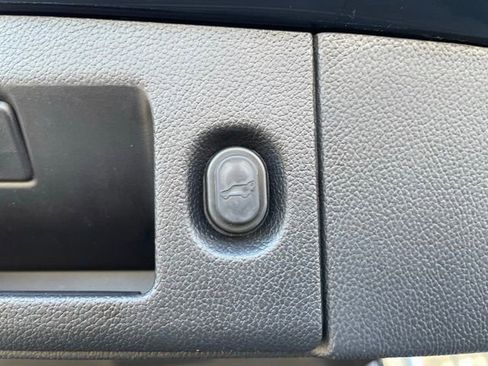 Used 2018 GMC Yukon XL Denali w/ Denali Ultimate Package image 34