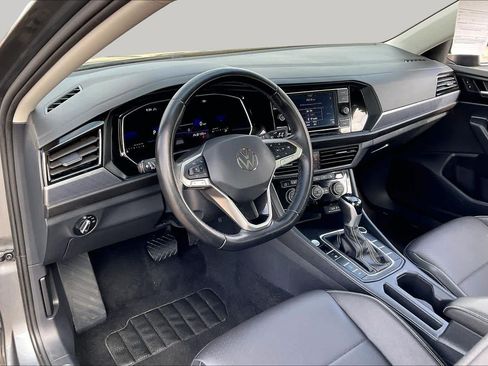 Used 2024 Volkswagen Jetta SE FWD image 18