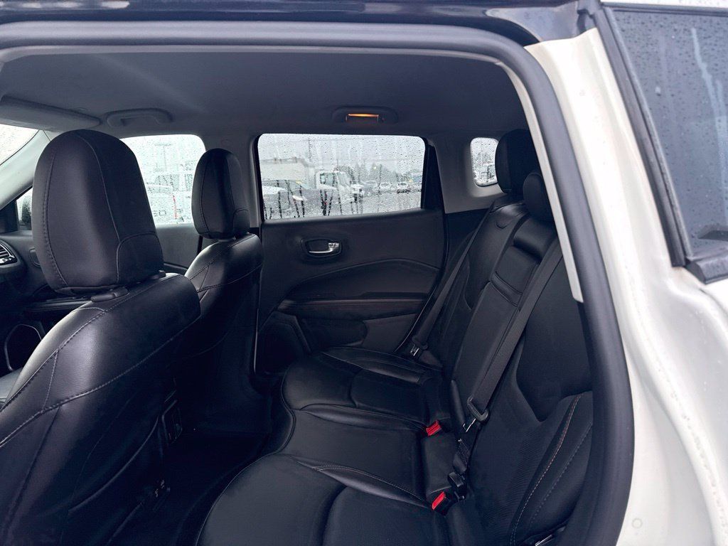 Used 2019 Jeep Compass Limited w/ Premium Lighting Group AWD/4WD image 9