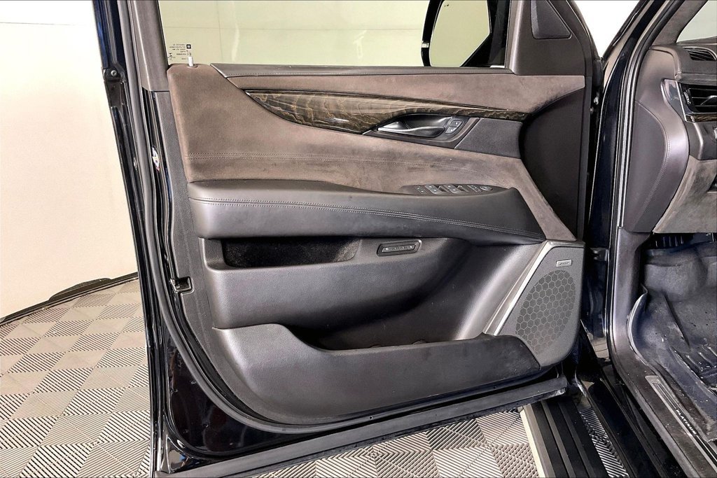 Used 2016 Cadillac Escalade Platinum AWD/4WD image 21