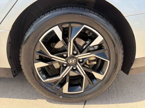 Used 2025 Hyundai Sonata SEL FWD image 28