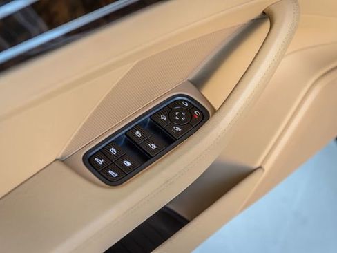 Used 2018 Porsche Panamera image 49