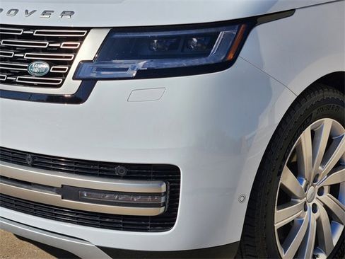 Used 2023 Land Rover Range Rover SE image 8