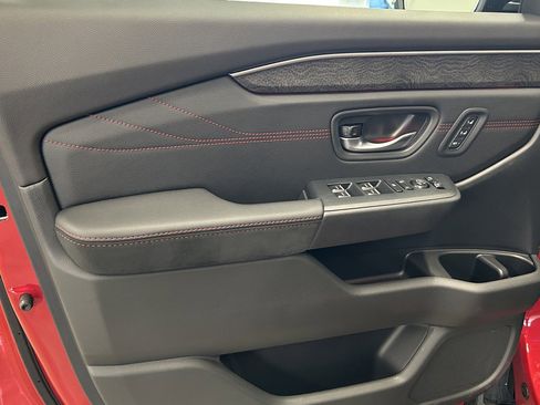 New 2026 Honda Pilot Black Edition image 11