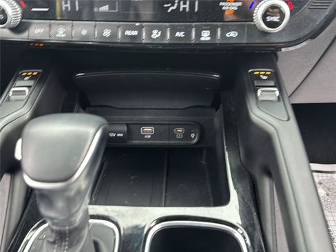 Used 2025 Kia Telluride S AWD/4WD image 16