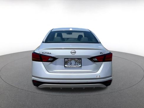 Used 2023 Nissan Altima 2.5 SV FWD image 12