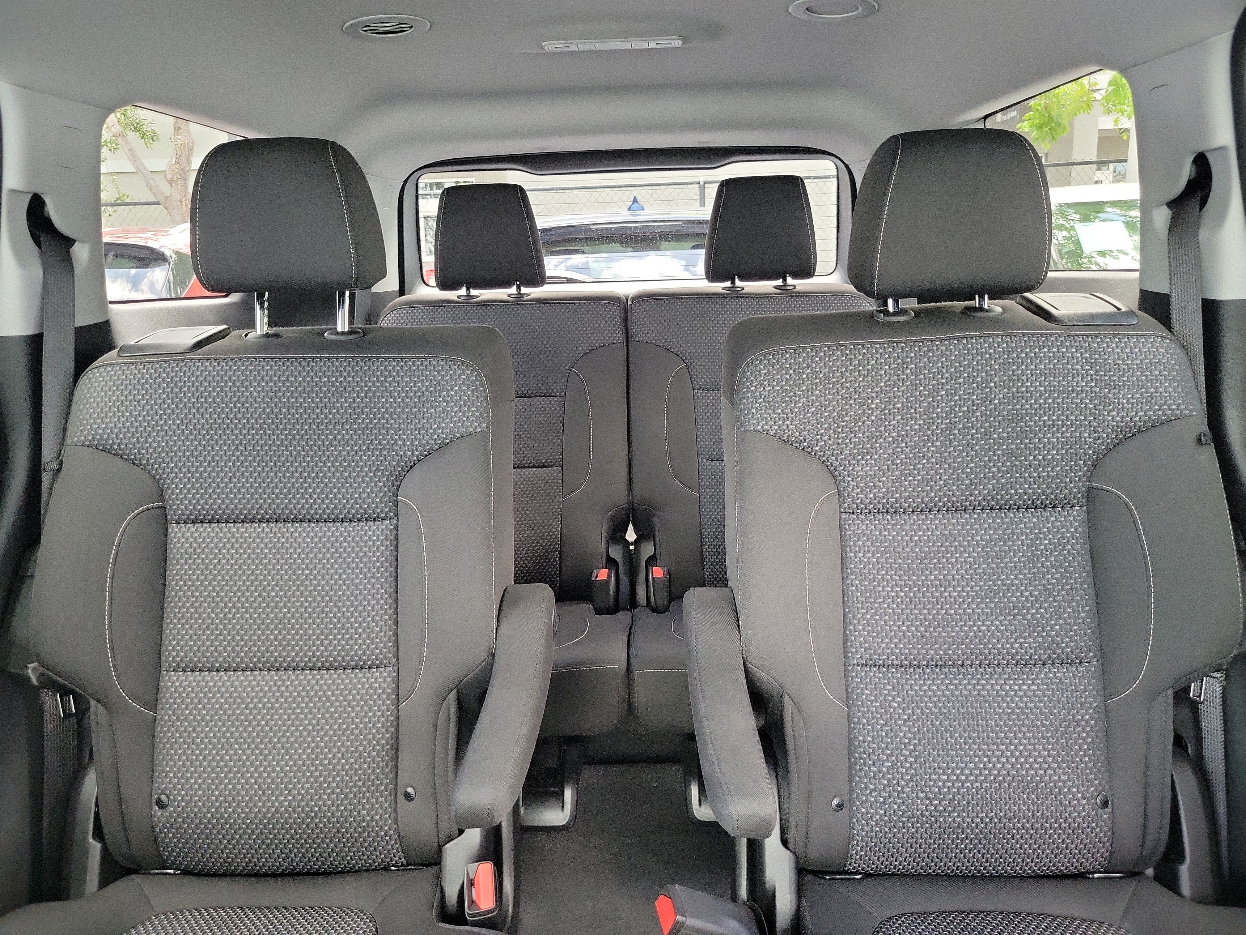 Used 2023 GMC Acadia SLE w/ Driver Convenience Package FWD image 15
