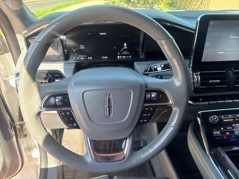 Used 2018 Lincoln Navigator Reserve w/ Technology Package AWD/4WD image 14
