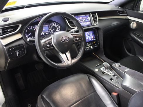 Used 2019 INFINITI QX50 Essential w/ Sensory Package image 4