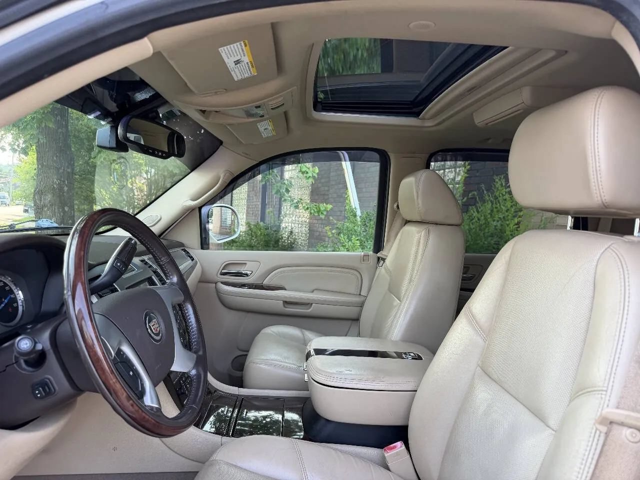 Used 2009 Cadillac Escalade 4WD Hybrid image 18