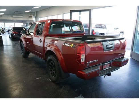 Used 2018 Nissan Frontier PRO-4X image 5