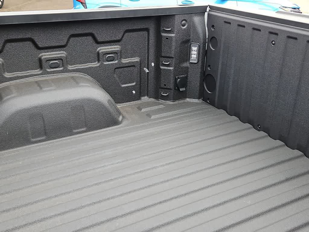 New 2026 Chevrolet Silverado 1500 RST w/ Dark Appearance Package AWD/4WD image 23