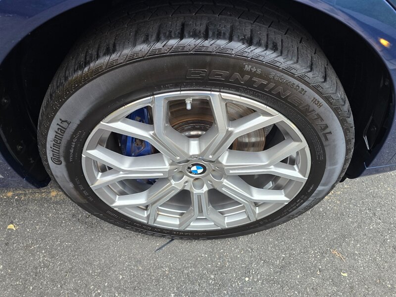Used 2021 BMW X7 xDrive40i w/ Premium Package AWD/4WD image 35