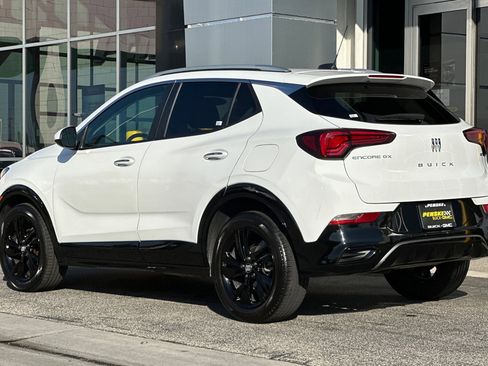 Used 2024 Buick Encore GX Sport Touring image 6