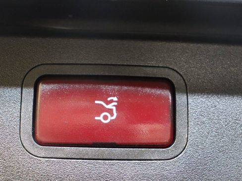 Used 2005 Mercedes-Benz E 320 CDI Sedan image 21