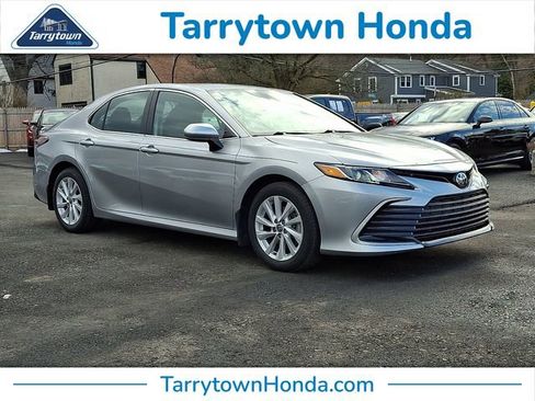Used 2021 Toyota Camry LE image 1
