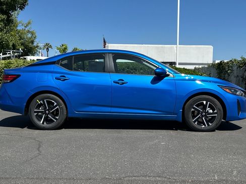 New 2025 Nissan Sentra SV image 3