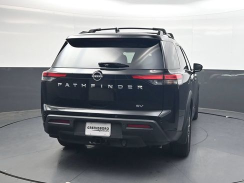 Used 2022 Nissan Pathfinder SV w/ SV Premium Package FWD image 5