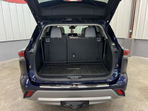 Used 2021 Toyota Highlander Platinum AWD/4WD image 39