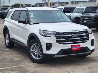 New 2025 Ford Explorer Active w/ Active Comfort Package video 2