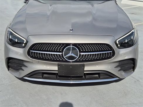 Used 2022 Mercedes-Benz E 350 4MATIC Sedan image 9