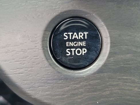 Certified 2025 Nissan Murano SV FWD image 32