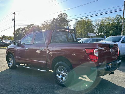 Used 2017 Nissan Titan S image 5