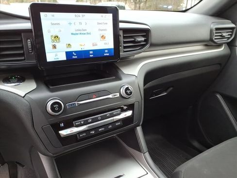 Certified 2020 Ford Explorer XLT image 24