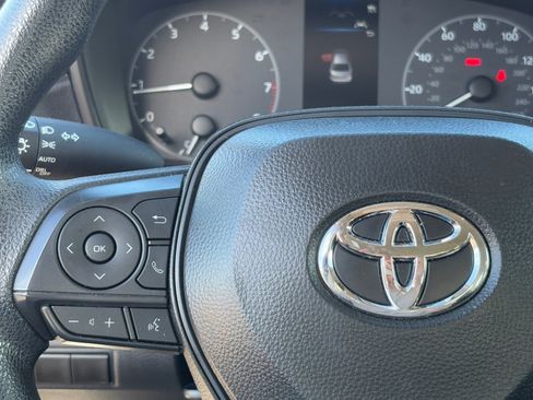 Used 2025 Toyota Corolla LE image 19