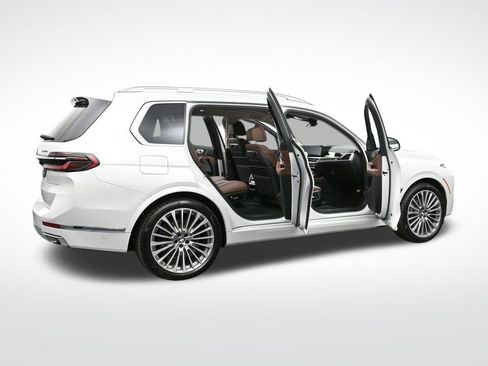 Used 2023 BMW X7 xDrive40i w/ Premium Package image 33